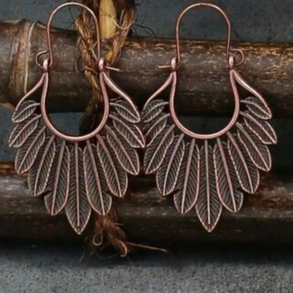 NWT! Bohemian Boho Antiqued Bronze Tone Leaf Pierced Dangle Earrings!